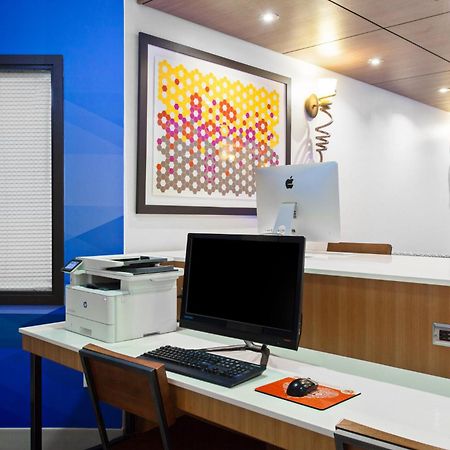Holiday Inn Express & Suites Oakland - Airport By Ihg Экстерьер фото