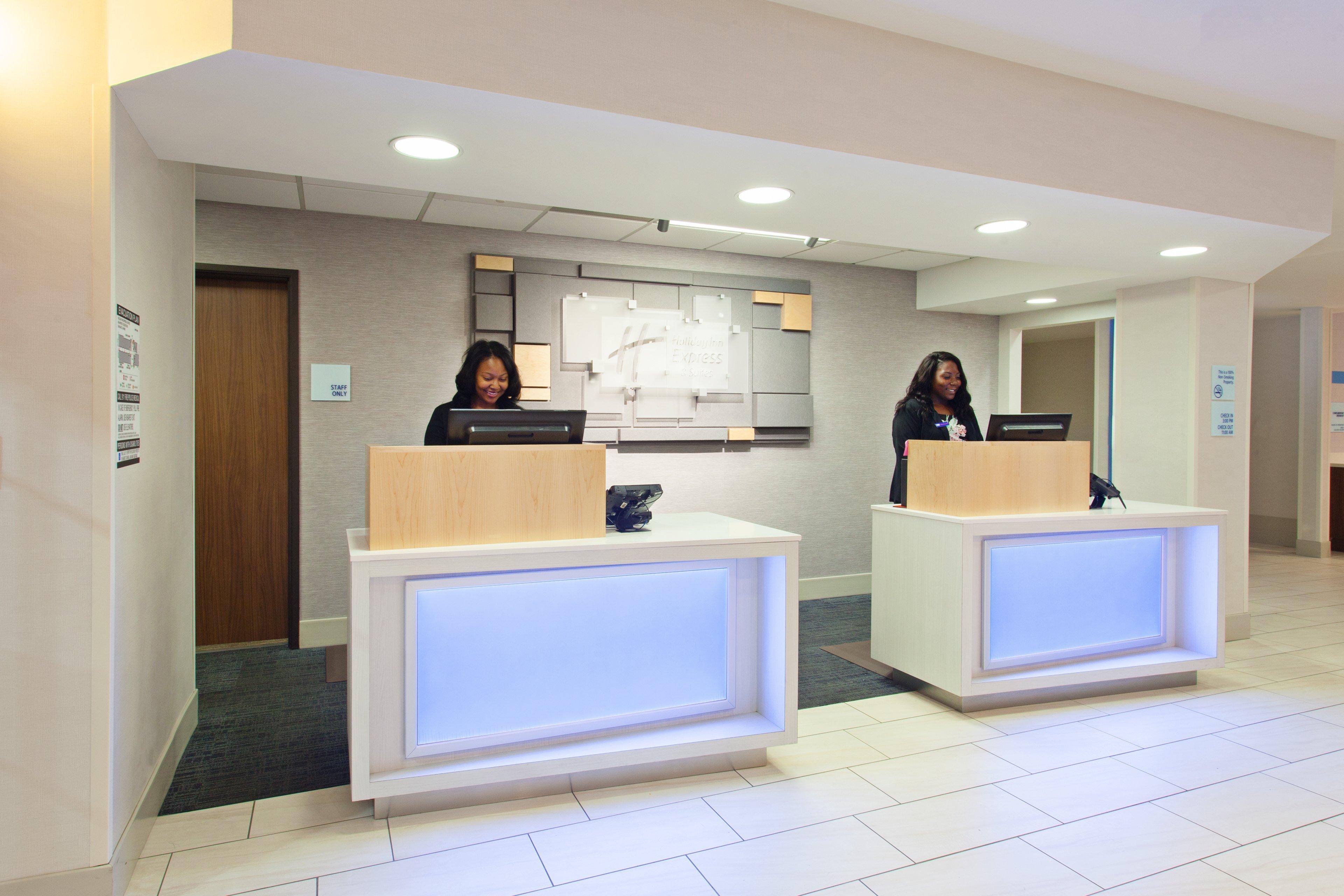 Holiday Inn Express & Suites Oakland - Airport By Ihg Экстерьер фото