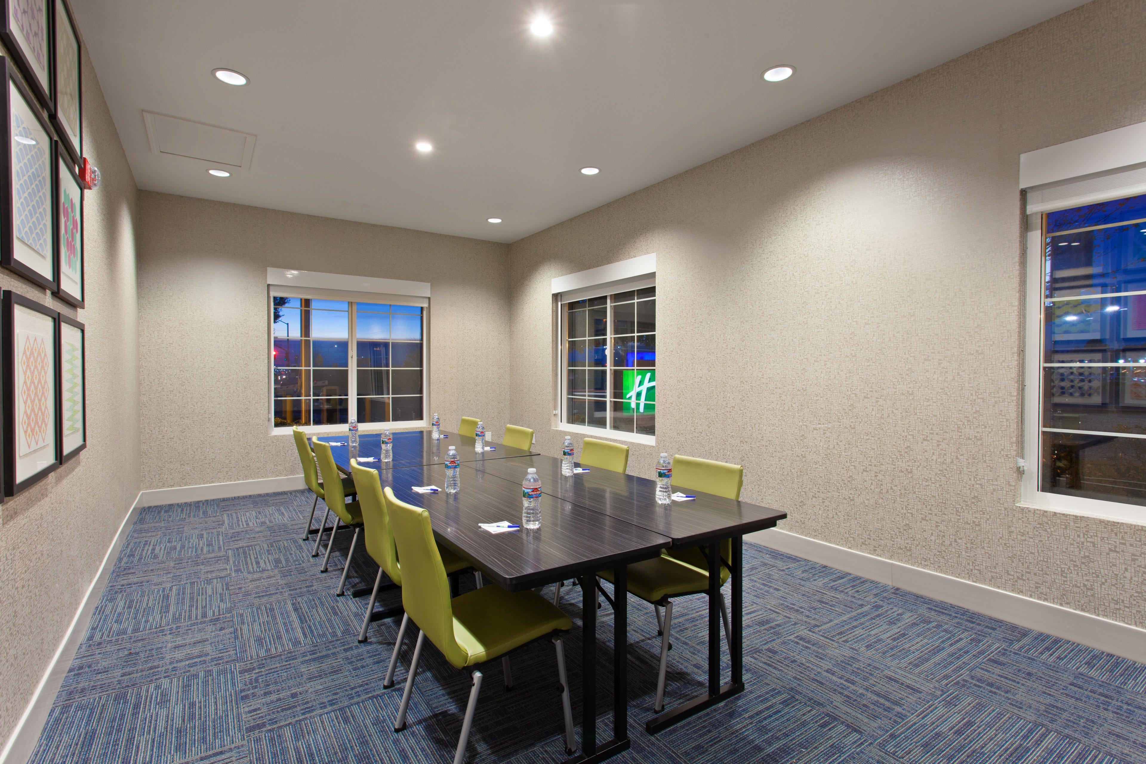 Holiday Inn Express & Suites Oakland - Airport By Ihg Экстерьер фото