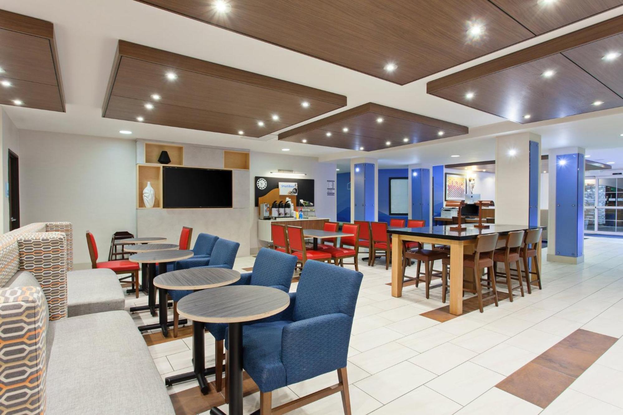 Holiday Inn Express & Suites Oakland - Airport By Ihg Экстерьер фото