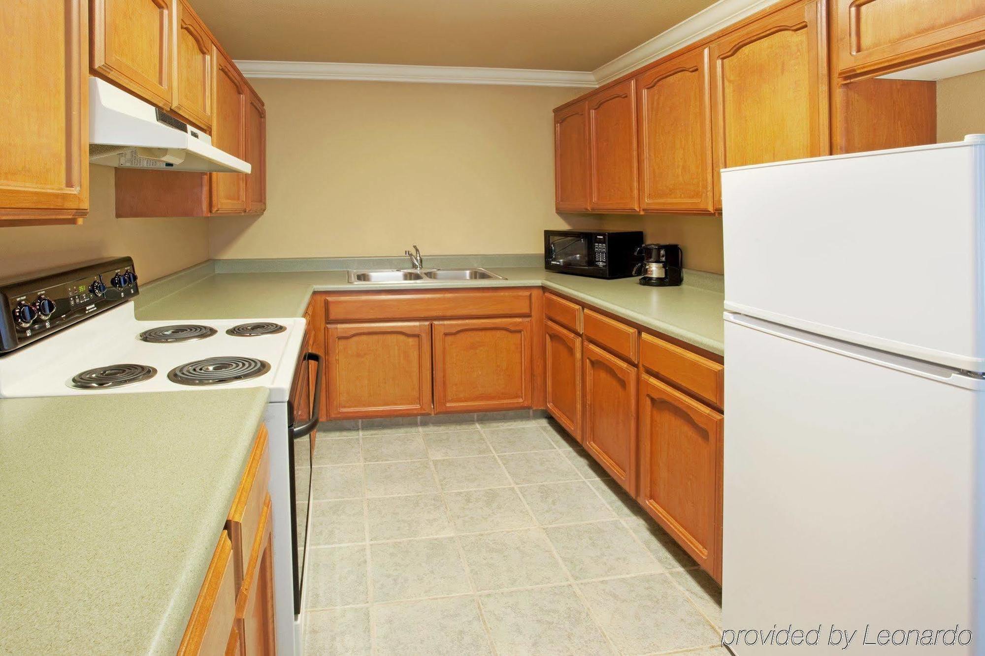 Holiday Inn Express & Suites Oakland - Airport By Ihg Экстерьер фото