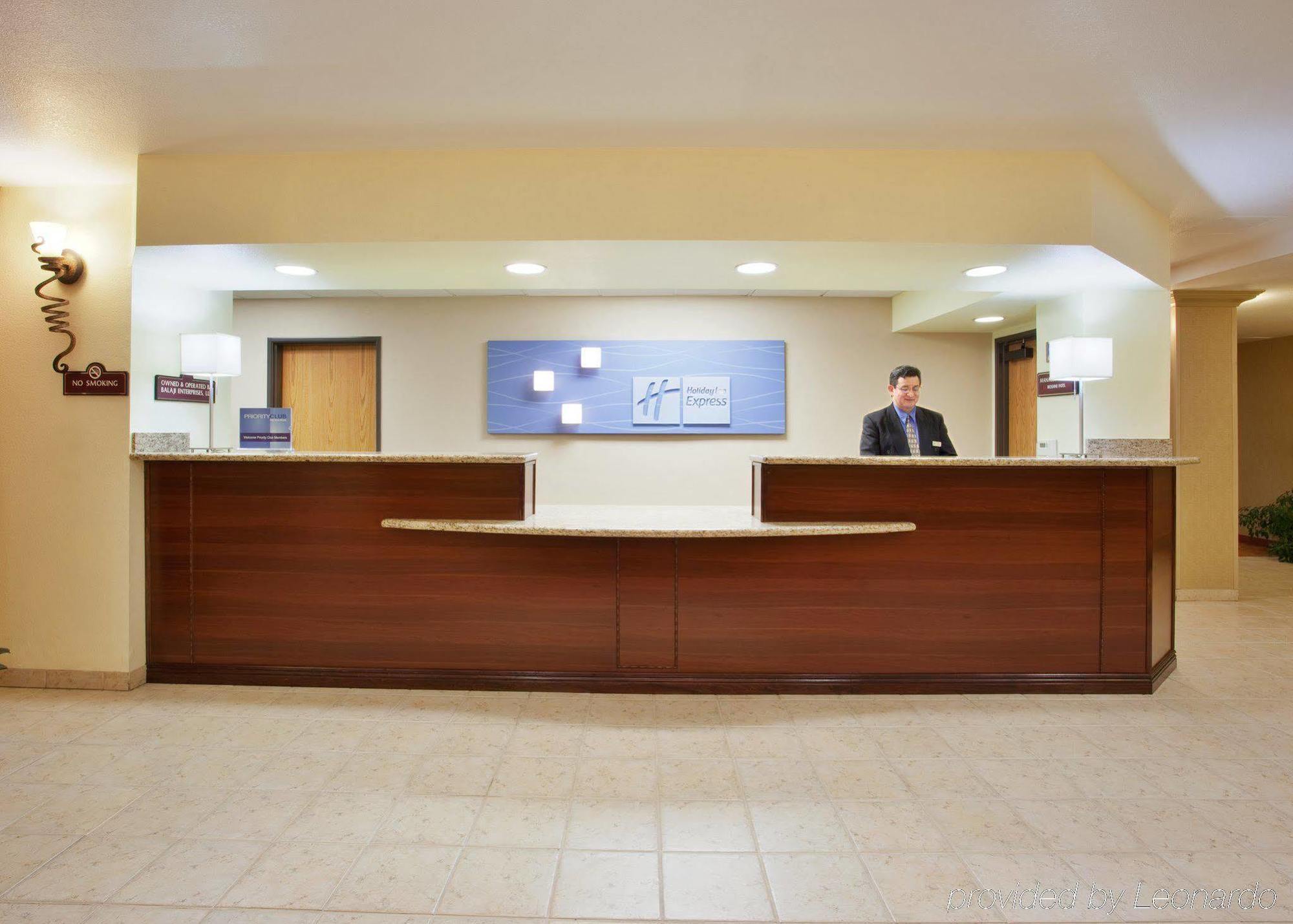 Holiday Inn Express & Suites Oakland - Airport By Ihg Экстерьер фото