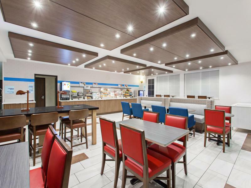 Holiday Inn Express & Suites Oakland - Airport By Ihg Экстерьер фото